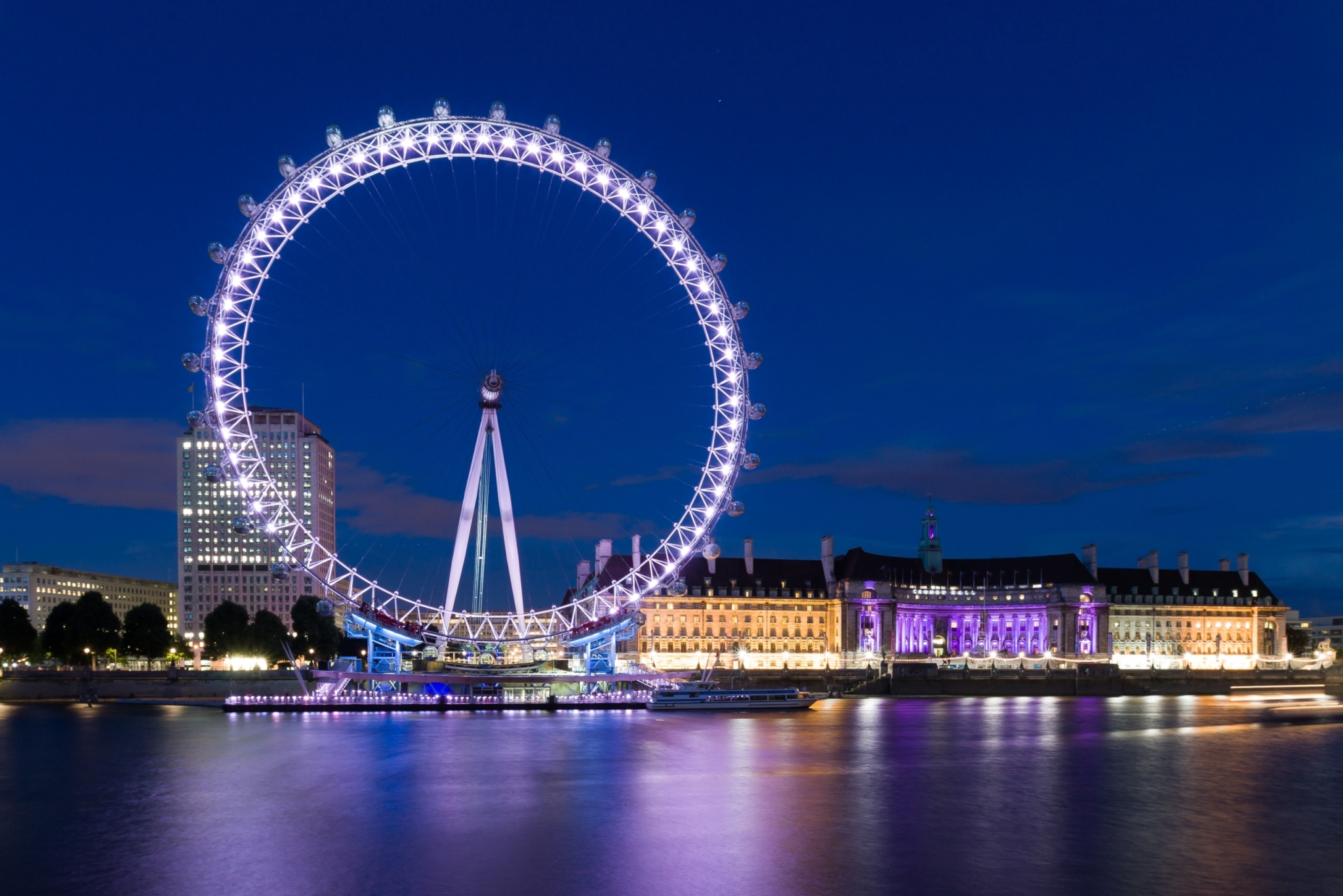 London Eye at Dawn - Stunning View of the City